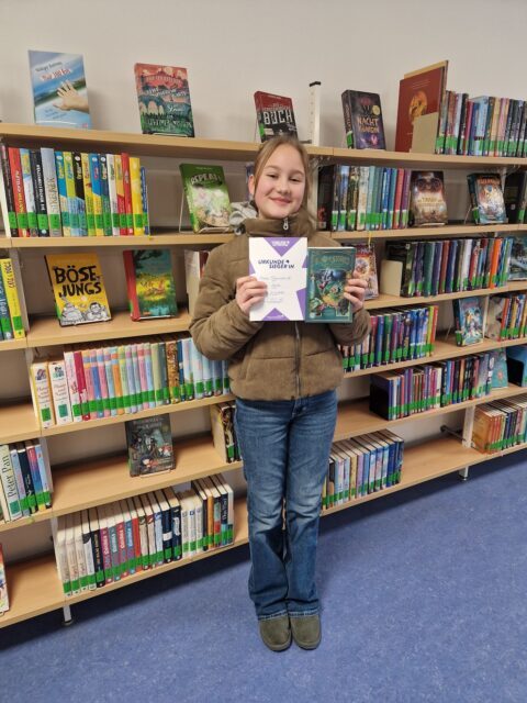 Aktuelles Bild: Marie Pfannschmidt beim Vorlesewettbewerb Stadtentscheid Kassel 2026